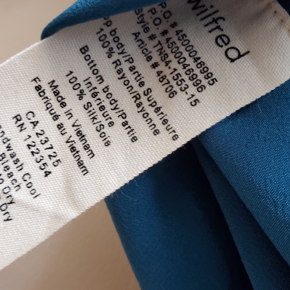 Wilfred Capucine Silk T-shirt Two Tone Tee shirt, Blue, XS - Picture 7 of 9